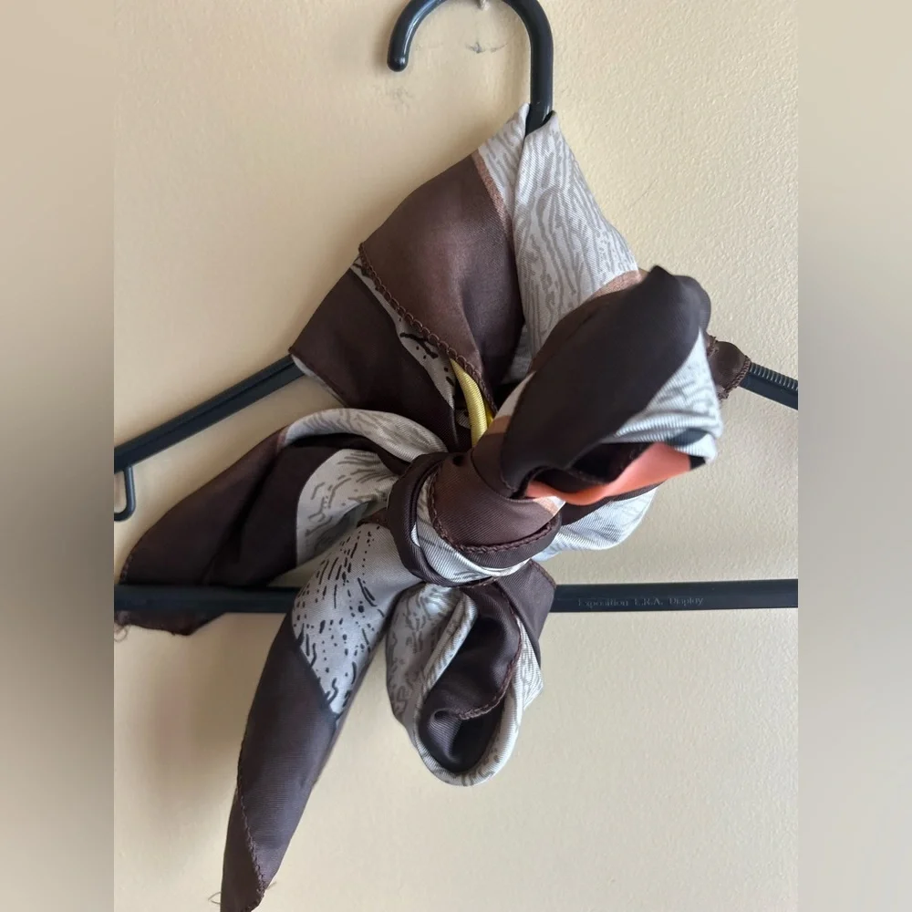 ✌️4/$20✌️ Picasso print scarf - Picture 6 of 8